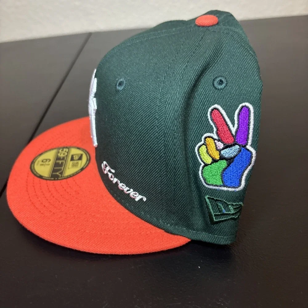 Jae Tips New Era collab Yankee, Green crown, Orange Brim, Pink UV size 6 7/8 kid